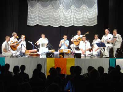 Arthada_Friends_400x300.jpg